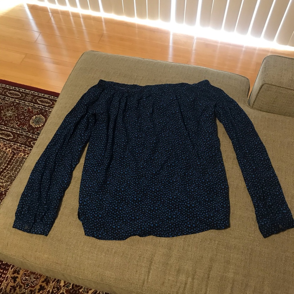 Gap off the shoulder top
